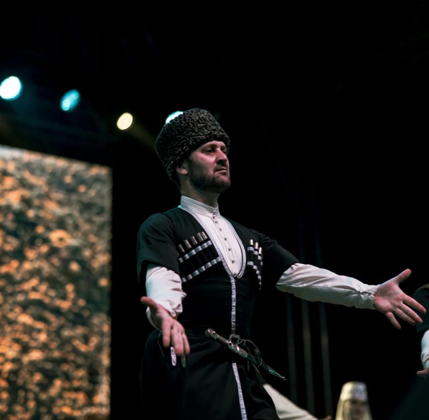 Балетмейстер ансамбля "Магас" Арсельгов Джабраил награжден  званием Заслуженного артиста Республики Ингушетия