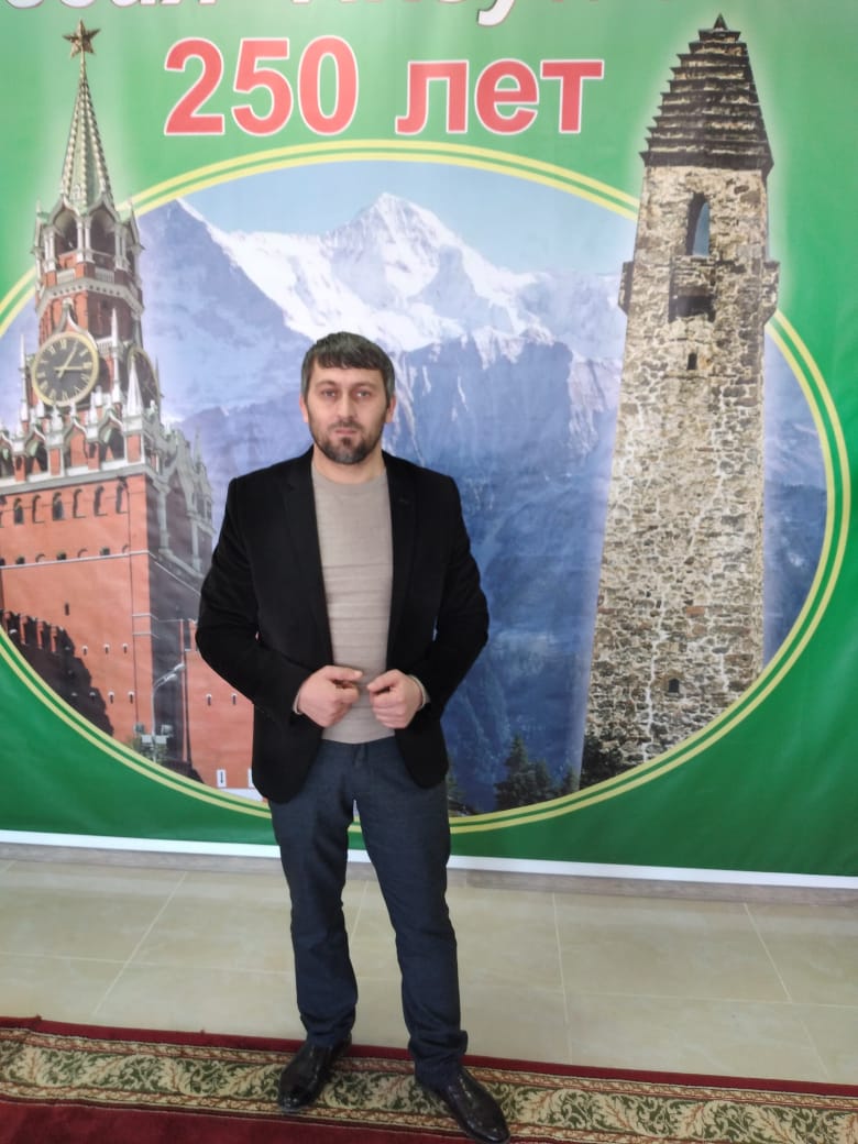 Сегодня отмечает свой день рождения артист оркестра Амир Халухоев.