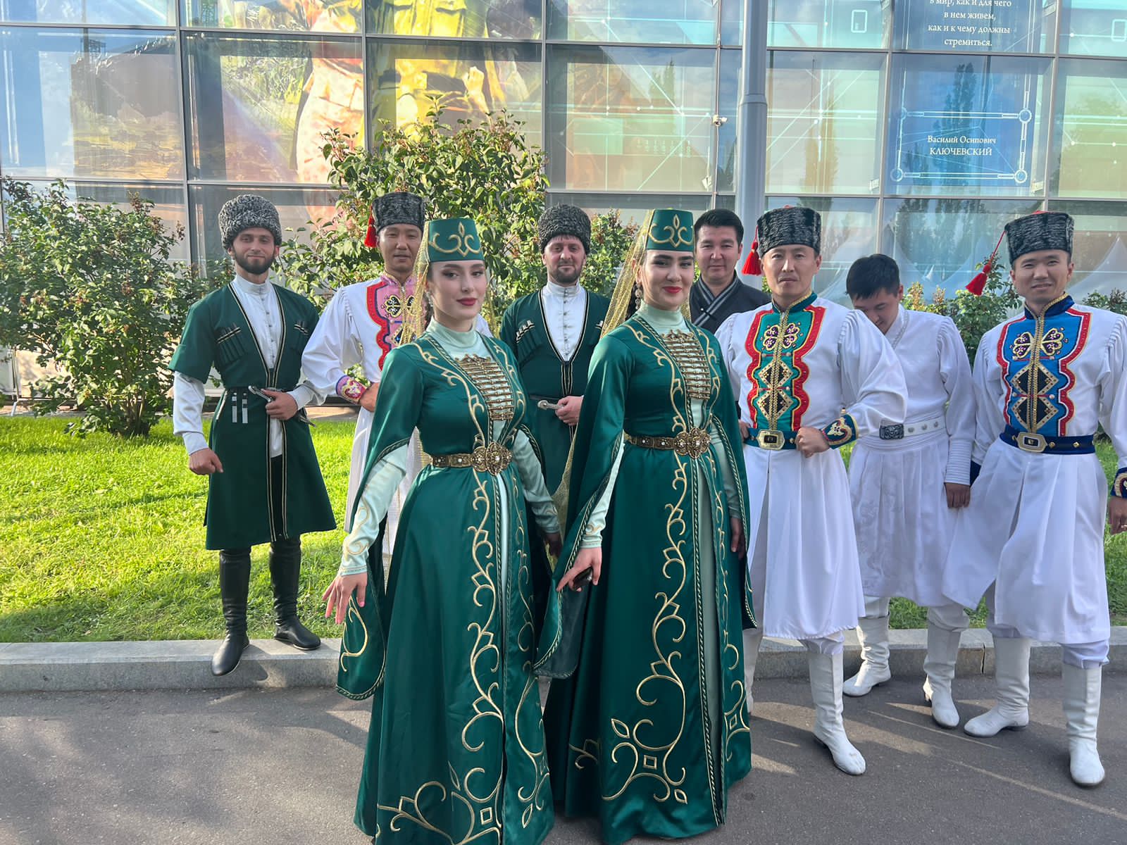 Государственный фольклорный ансамбль песни и танца «Магас» принял участие в фестивале «Дружба народов». 